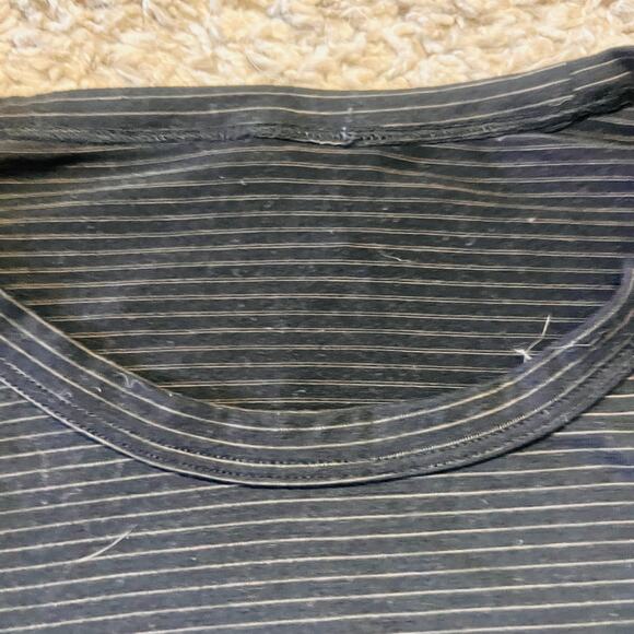 Vuori Mens Black Grey Heather Striped T Shirt Large Casual Athletic Workout - Picture 4 of 4